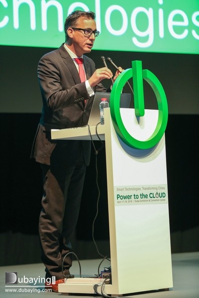 Social Schneider Electric Power to the Cloud UAE